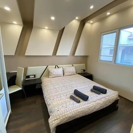 Modern 1br Apart W/ Garden View & Free Str Parking Lägenhet *
